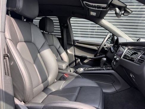 Certified 2026 Porsche Macan AWD/4WD image 19