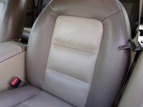 Used 2004 Ford Explorer Sport Trac XLT image 31