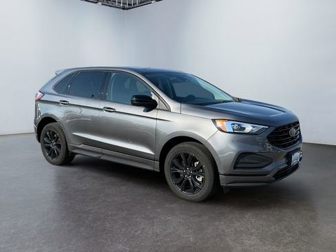 Used 2023 Ford Edge SE w/ Black Appearance Package image 7