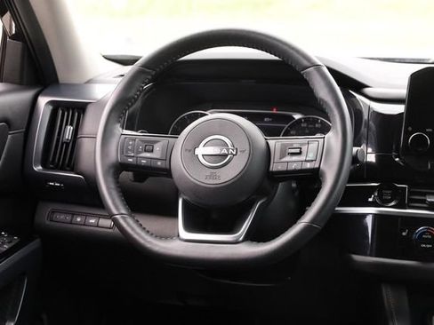 Certified 2025 Nissan Pathfinder SL AWD/4WD image 25