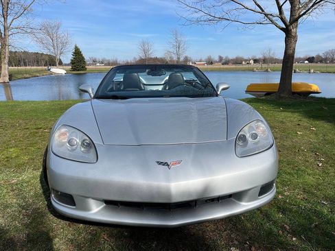 Used 2009 Chevrolet Corvette Convertible w/ Preferred Equipment Group RWD image 2