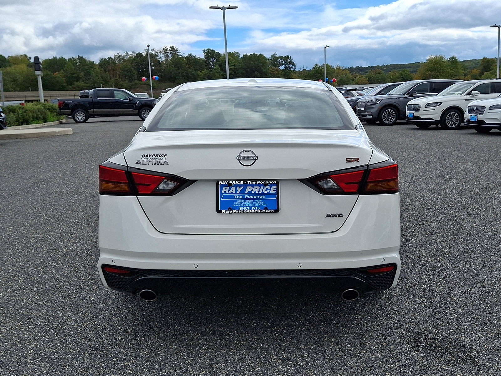 Used 2024 Nissan Altima 2.5 SR w/ SR Premium Package AWD/4WD image 6