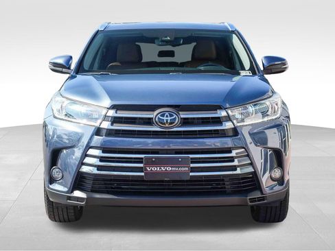 Used 2017 Toyota Highlander Limited AWD/4WD image 4