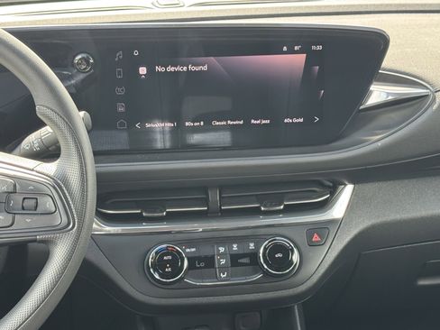 Used 2025 Buick Envista Preferred image 17