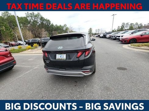 Used 2025 Hyundai Tucson SE image 11