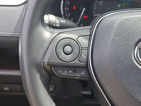Used 2019 Toyota RAV4 Limited FWD image 21