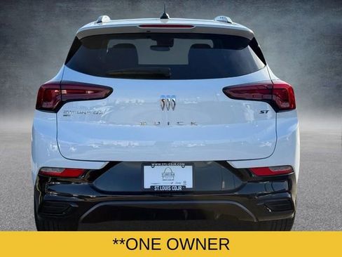 Used 2024 Buick Encore GX Sport Touring image 4