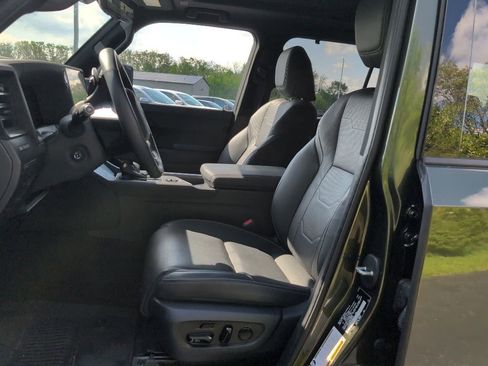 Used 2025 Lexus GX 550 w/ Cold Area Package AWD/4WD image 13