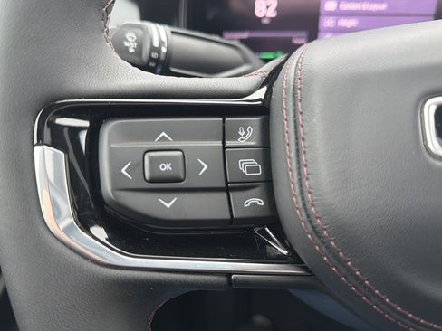 Used 2024 Jeep Wagoneer Launch Edition image 11