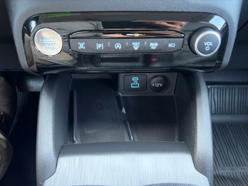 Used 2023 Ford Escape Platinum w/ Premium Technology Package AWD/4WD image 21