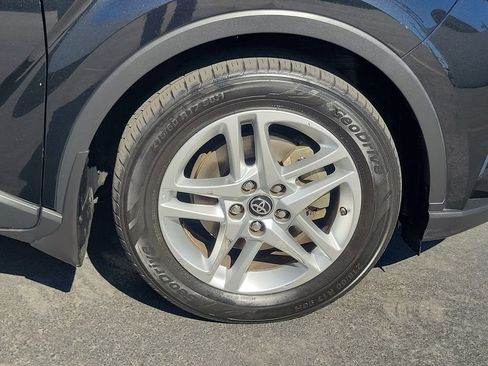 Used 2021 Toyota C-HR LE image 5