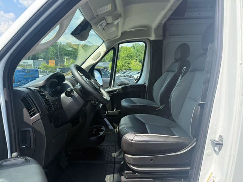 Used 2024 RAM ProMaster 2500 w/ Convenience Group FWD image 12