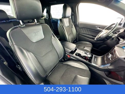Used 2019 Ford Edge ST image 27