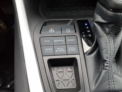 Certified 2022 Toyota RAV4 XLE image 20