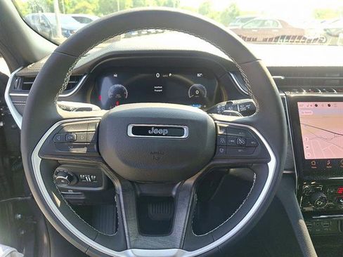 New 2025 Jeep Grand Cherokee Limited image 17