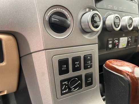 Used 2013 Toyota Sequoia Platinum image 30