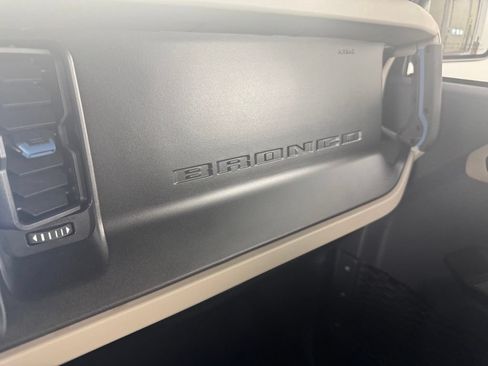 Used 2023 Ford Bronco Wildtrak AWD/4WD image 19