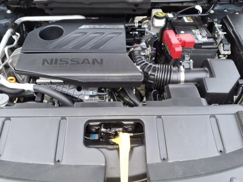 Used 2023 Nissan Rogue SV image 32