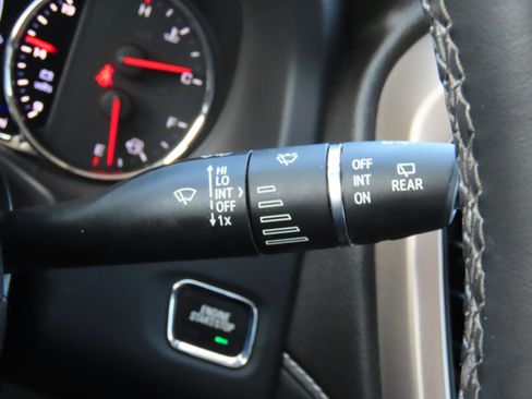 Used 2023 GMC Acadia Denali image 37