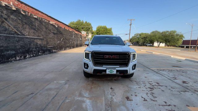 Used 2023 GMC Yukon AT4 w/ Technology Package AWD/4WD image 3