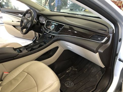 Used 2017 Buick LaCrosse Essence image 18