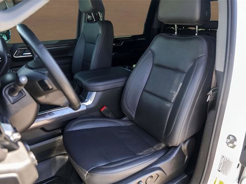 Used 2024 Chevrolet Silverado 2500 LTZ w/ LTZ Plus Package image 7