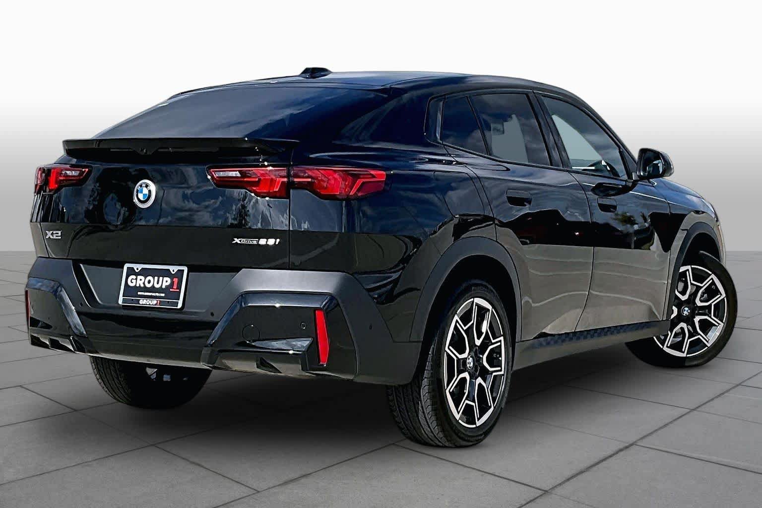 Used 2025 BMW X2 xDrive28i AWD/4WD image 12