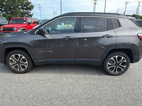 Used 2024 Jeep Compass Limited AWD/4WD image 11