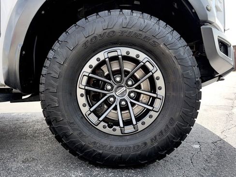 Used 2019 Ford F150 Raptor w/ Equipment Group 802A Luxury AWD/4WD image 12