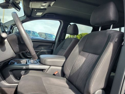 Used 2023 Nissan Titan SV w/ SV Convenience Package image 11