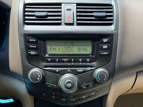 Used 2005 Honda Accord LX image 13