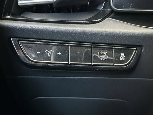 Used 2023 Kia Niro EX FWD image 35