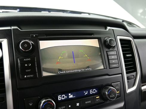 Used 2019 Nissan Titan SV w/ SV Convenience Package image 9