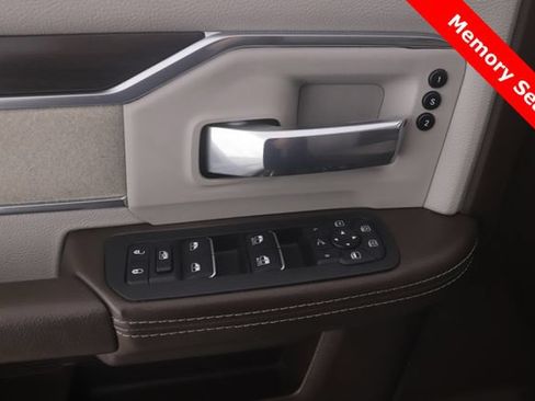 Used 2025 RAM 2500 Laramie AWD/4WD image 21