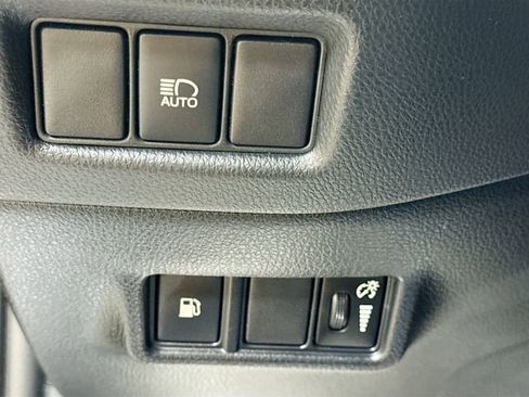 Used 2018 Toyota C-HR XLE image 12