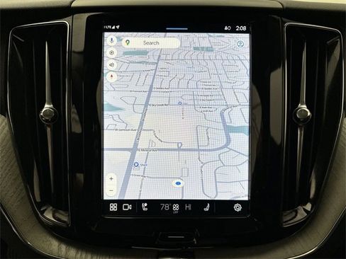 Certified 2025 Volvo XC60 B5 Plus image 18