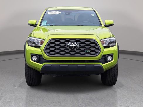 Used 2023 Toyota Tacoma TRD Off-Road w/ Technology Package AWD/4WD image 2