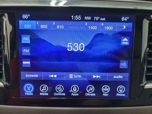 Used 2017 Chrysler Pacifica Touring-L Plus w/ Tire & Wheel Group FWD image 25
