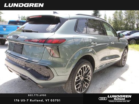 New 2026 Audi Q3 quattro 2.0T AWD/4WD image 4