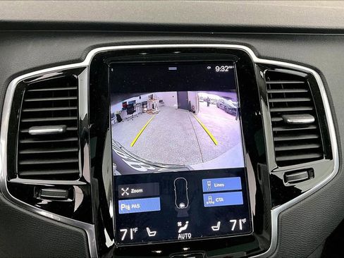 Used 2018 Volvo XC90 T6 Momentum w/ Momentum Plus Package image 31