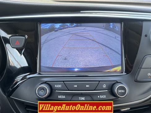 Used 2020 Buick Envision Essence AWD/4WD image 19