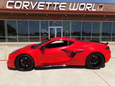 Used 2025 Chevrolet Corvette Z06 w/ Battery Protection Package RWD image 11