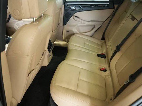 Used 2024 Porsche Macan image 27