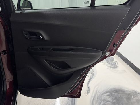 Used 2016 Chevrolet Trax LT w/ LT Sun and Sound Package FWD image 22