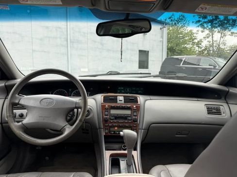 Used 2000 Toyota Avalon XL FWD image 15