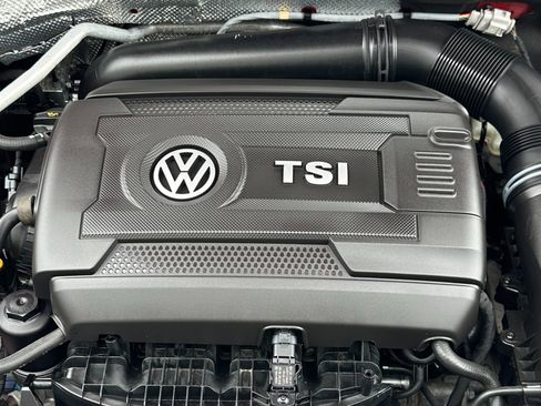 Used 2015 Volkswagen Beetle R-Line image 8