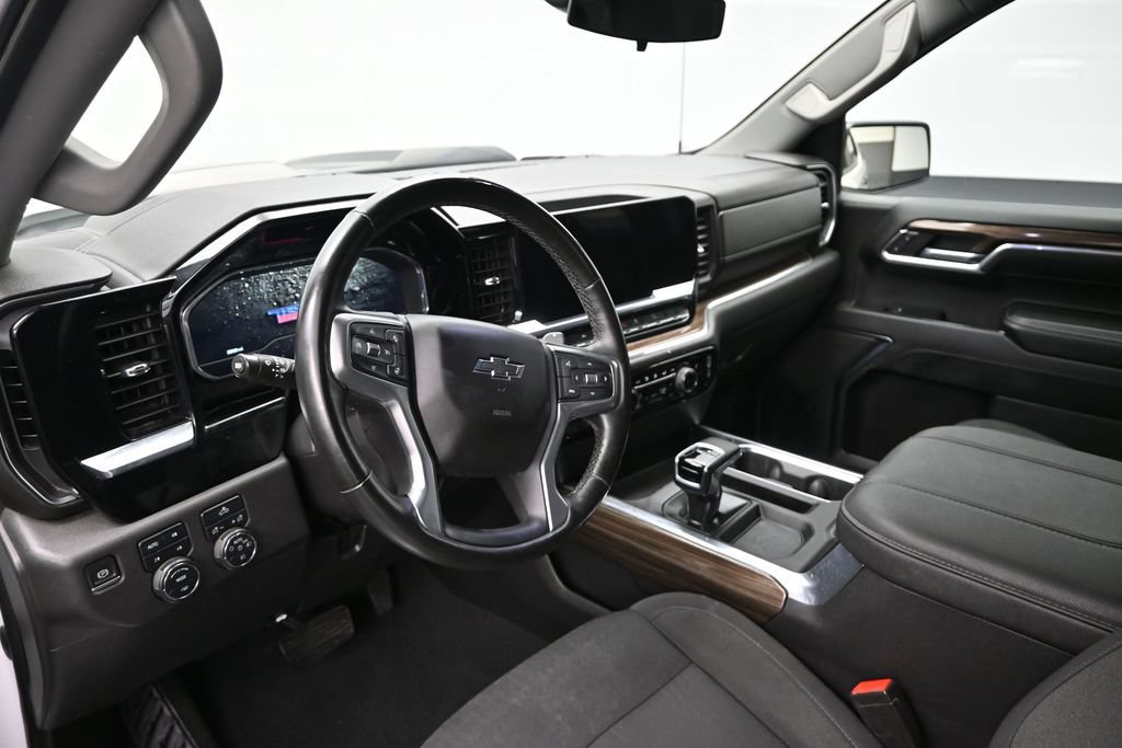 Used 2023 Chevrolet Silverado 1500 LT Trail Boss w/ Protection Package AWD/4WD image 9