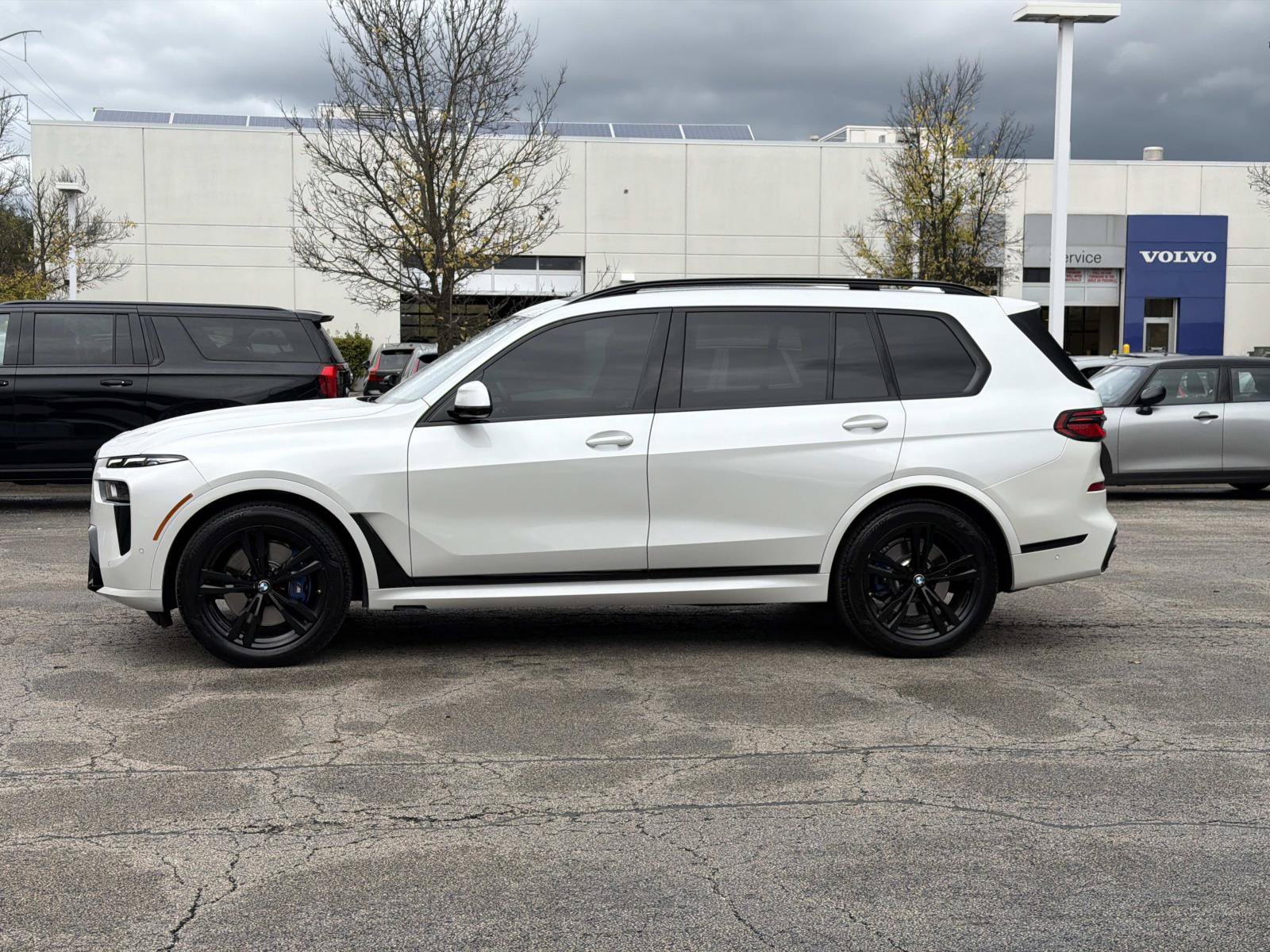 Certified 2024 BMW X7 xDrive40i w/ M Sport Package AWD/4WD image 8