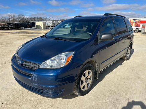 Used 2004 Toyota Sienna CE image 8