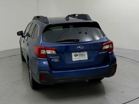Used 2019 Subaru Outback 2.5i Limited AWD/4WD image 8